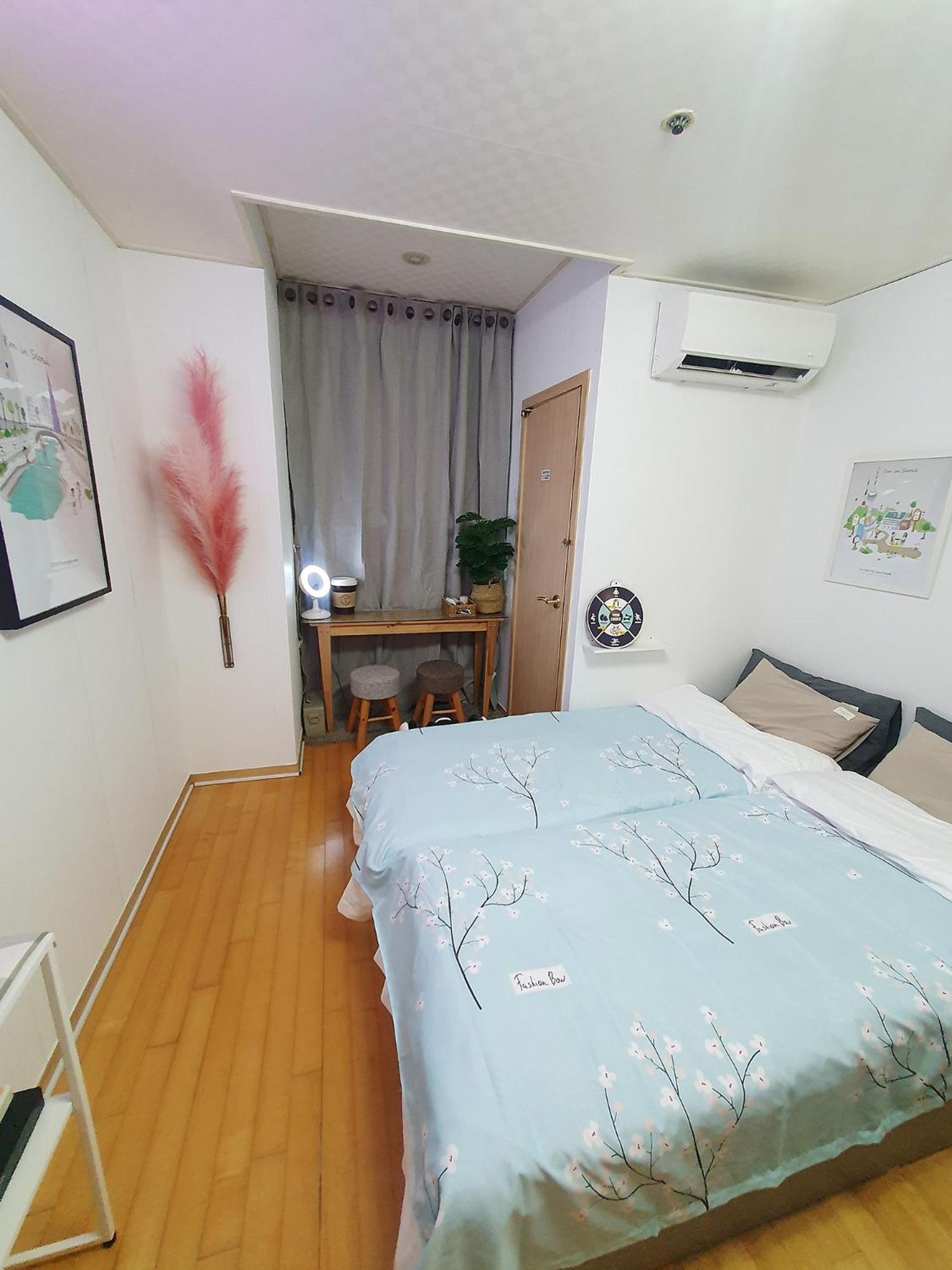 Hongik Univ Hongdae *